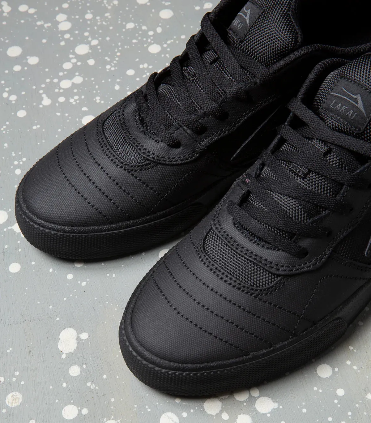 Cambridge | Black Canvas