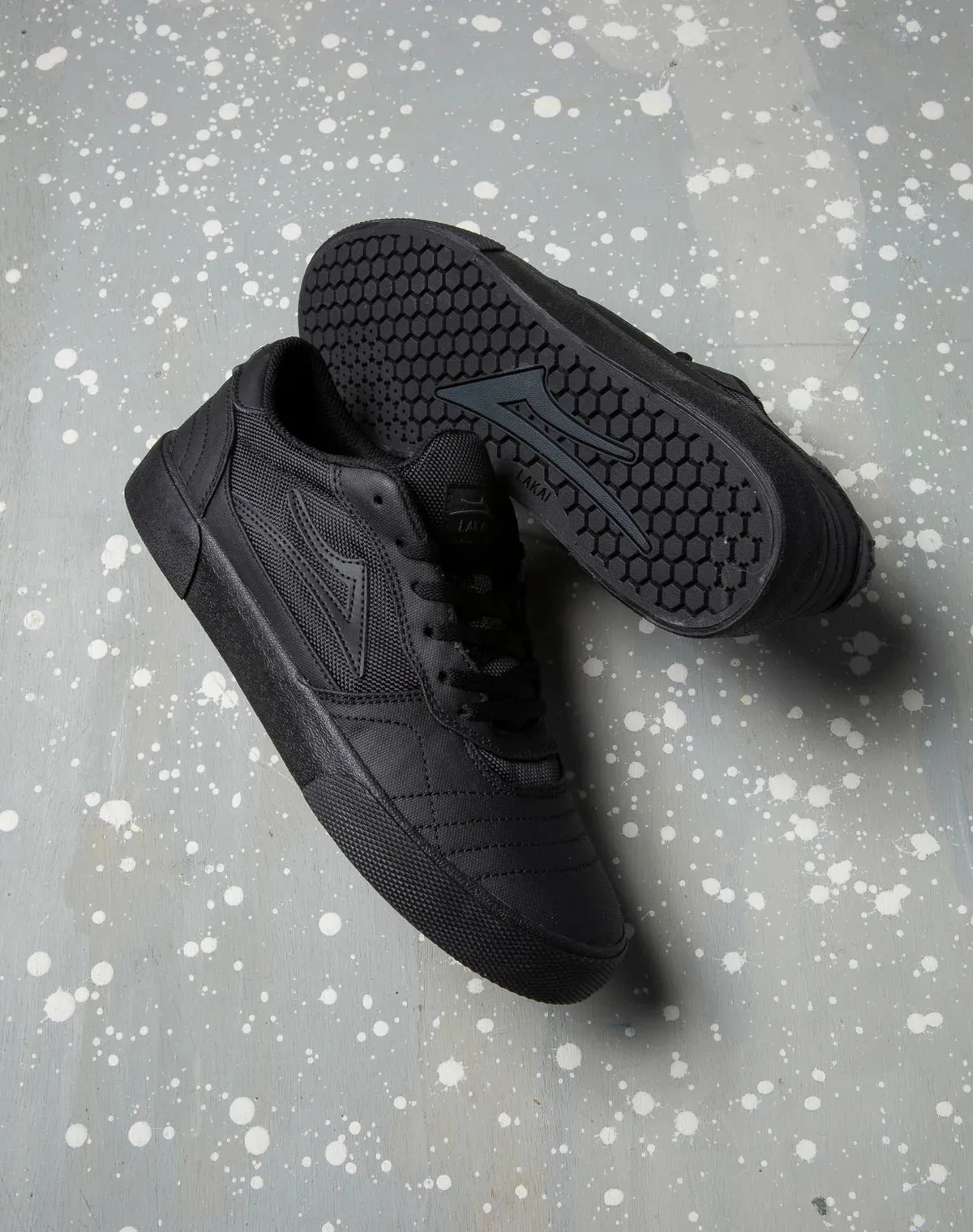 Cambridge | Black Canvas