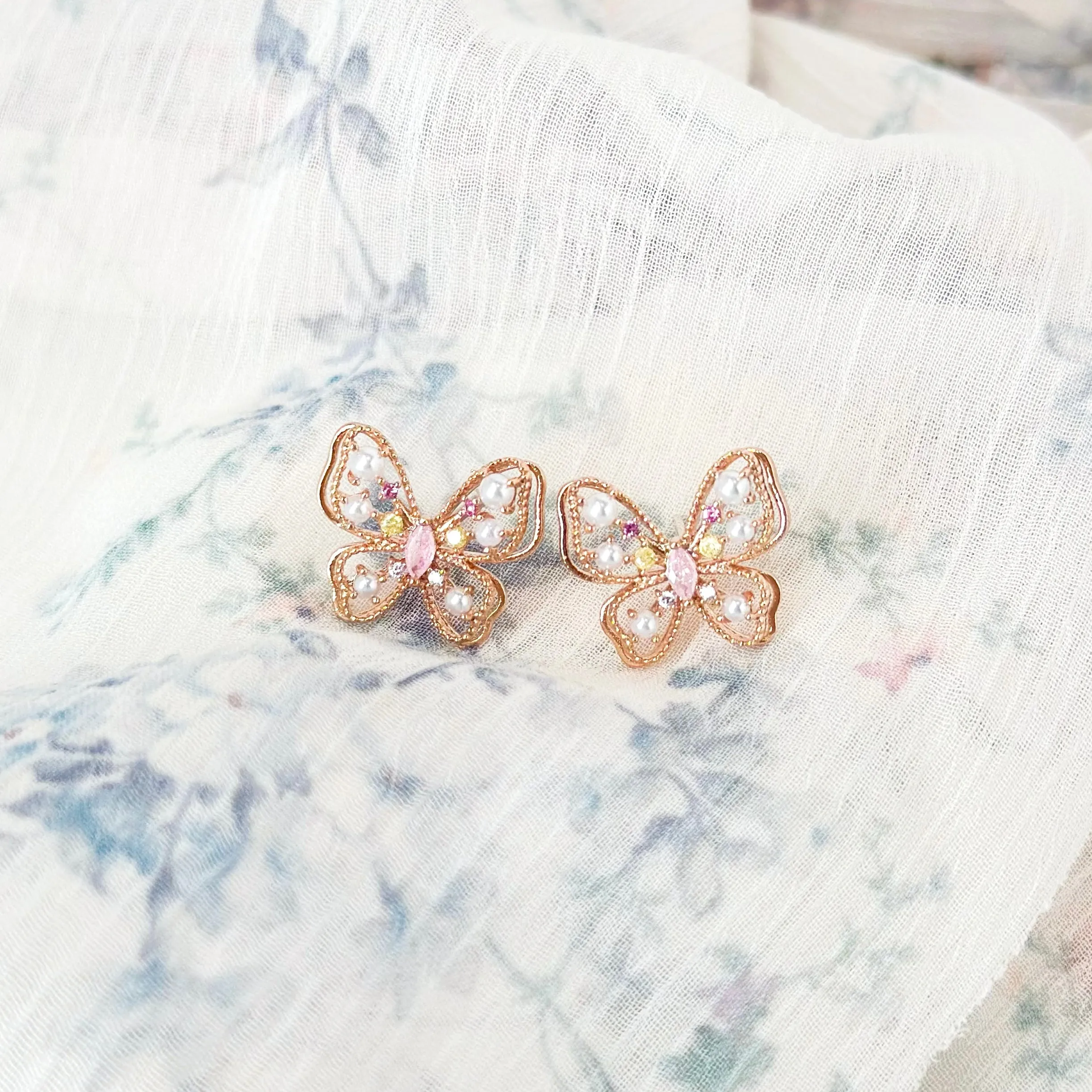 Rose Gold Bellona Earrings