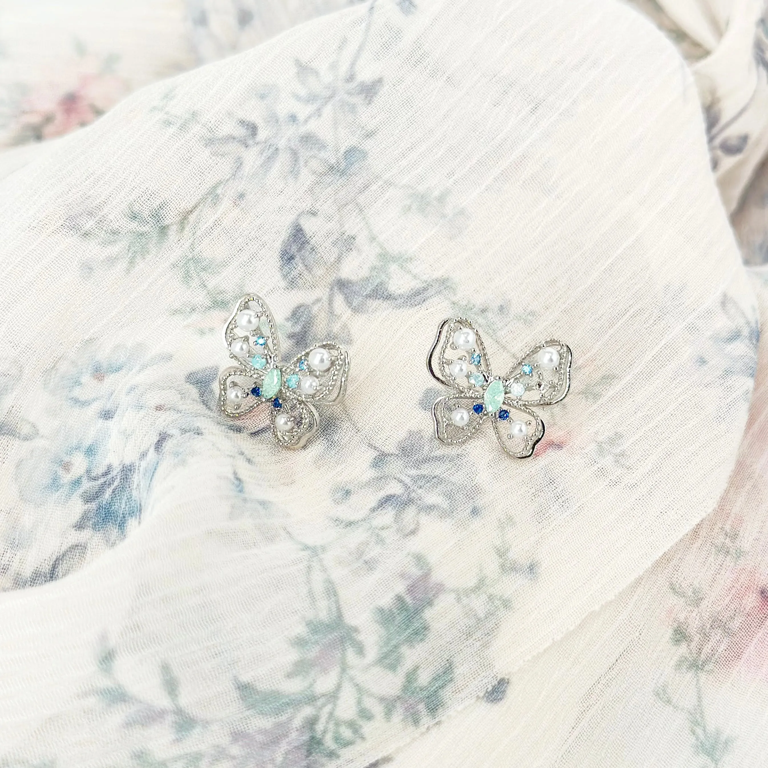 Silver Bellona Earrings