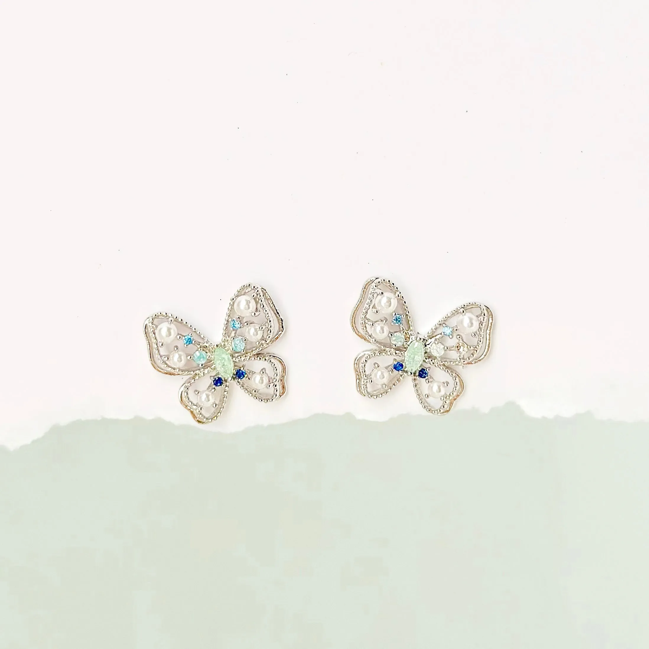 Silver Bellona Earrings