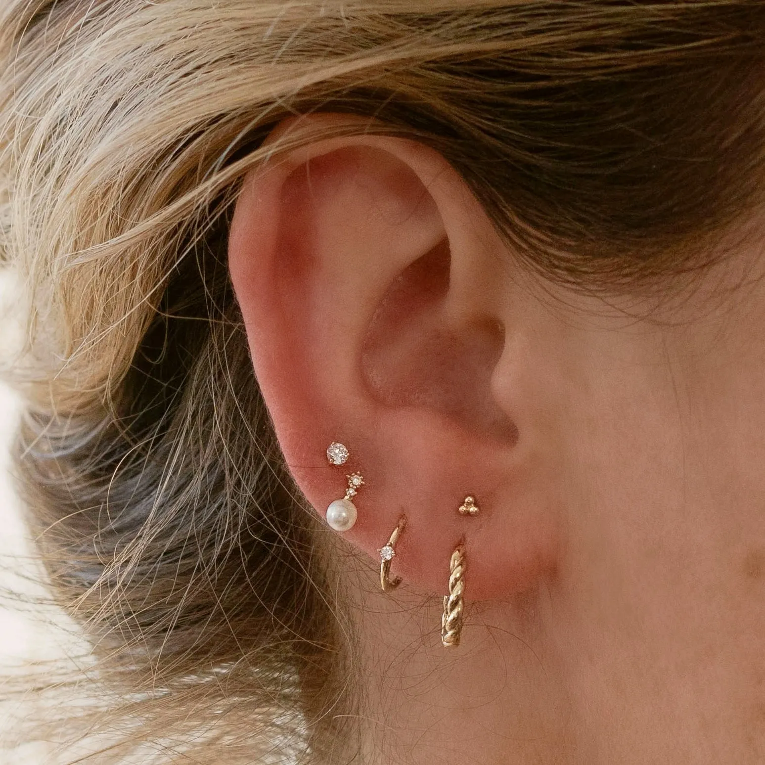 Solid Gold Sparkling Pearl Stud